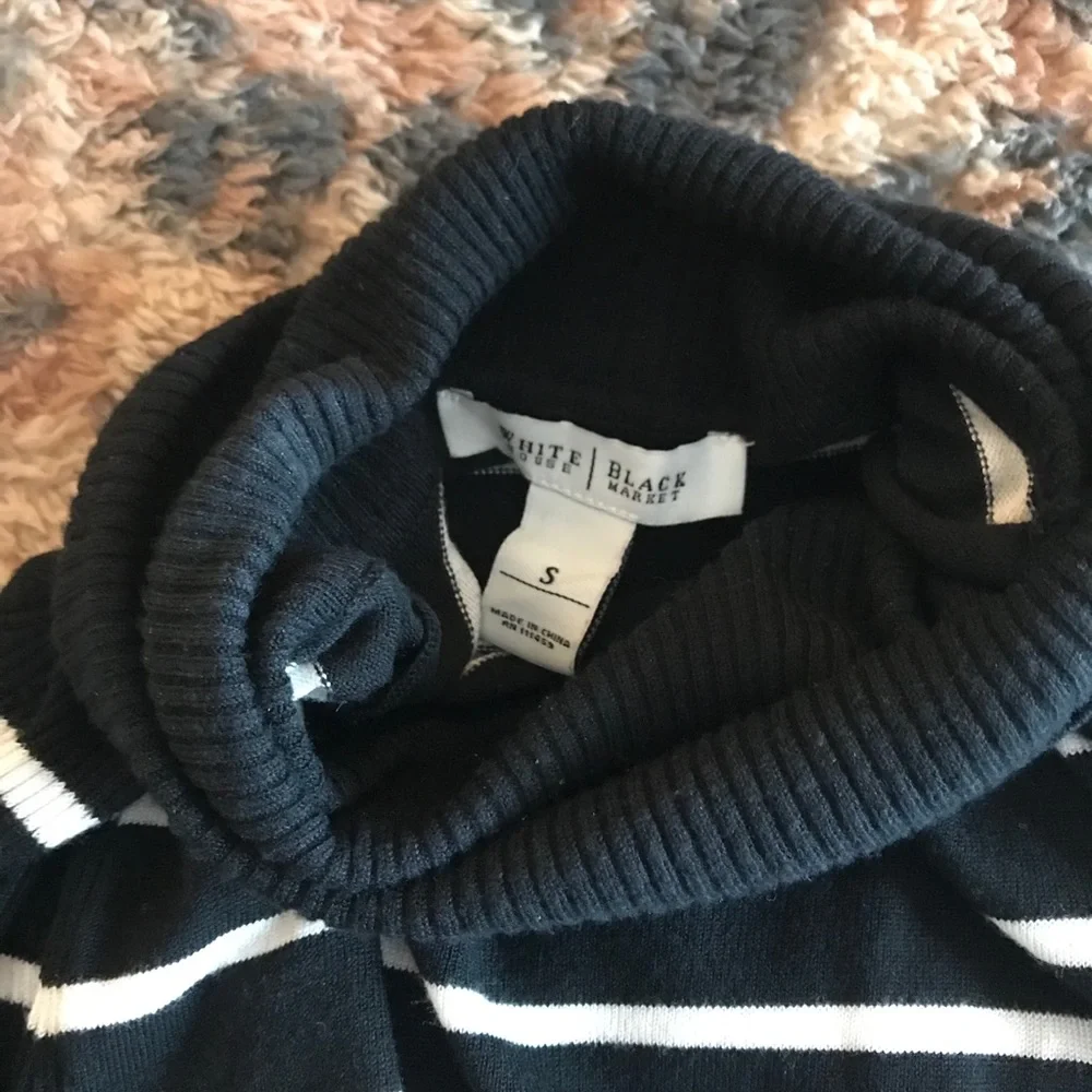 WHBM Sweater - Picture 4 of 5